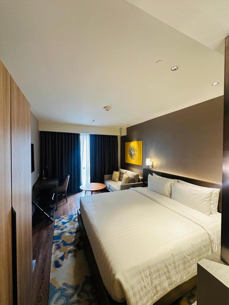 Manila Novotel Residences Acqua At Madr Excellence Exterior photo